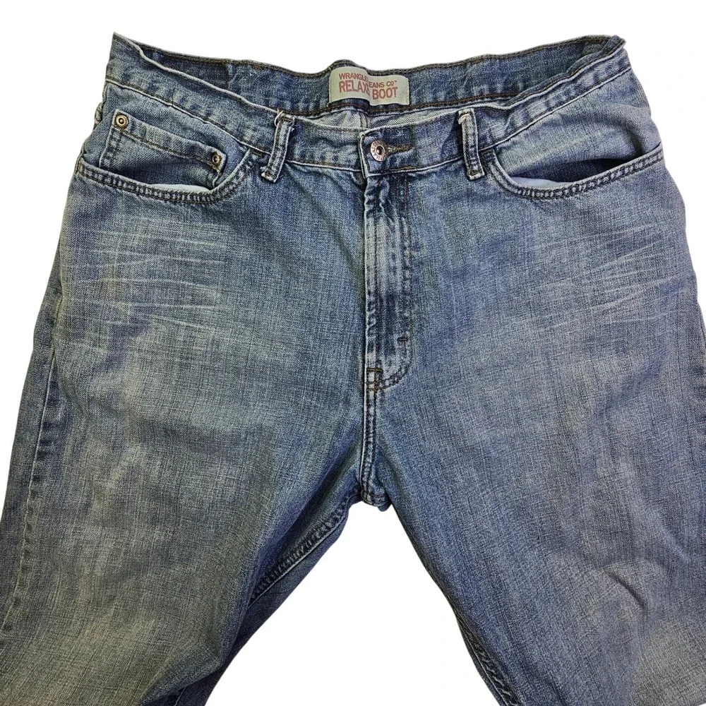 Wrangler‎ Jeans Co Mens Relaxed Boot Cut Jeans Medium Wash Blue Denim 35x32